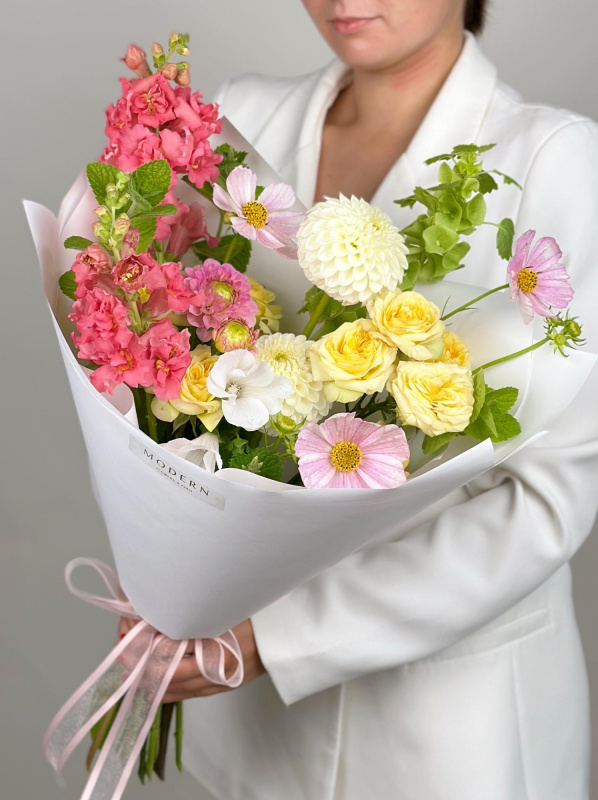 НЕЖНЫЙ БУКЕТ С ГЕОРГИНОМ И ПИОНОВИДНОЙ РОЗОЙ НЕЖНЫЙ БУКЕТ С ГЕОРГИНОМ И ПИОНОВИДНОЙ РОЗОЙ