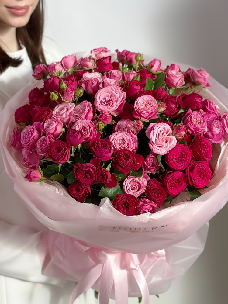 БУКЕТ ИЗ КУСТОВОЙ ПИОНОВИДНОЙ РОЗЫ